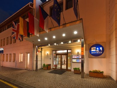 EA Hotel Populus*** - main entrance